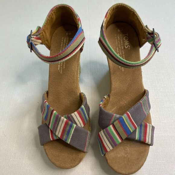 TOMS Women's Multi-Color Sienna Striped Canvas Wedge Strappy Sandals Siz… - Picture 8 of 9